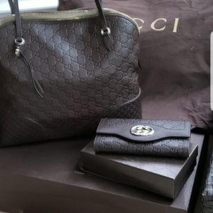 Gucci leather bag with wallet.